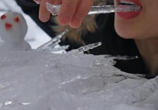 Хрускането на ледени висулки е опасно за здравето