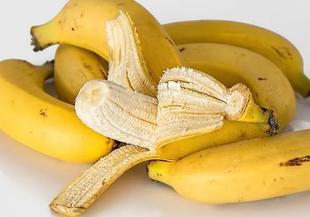 Не изхвърляйте нишките на бананите