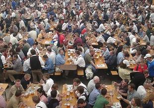 Бира и наденички събират 6 млн. пиячи в Мюнхен