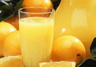Впрегнете портокаловия сок в грижа за красотата