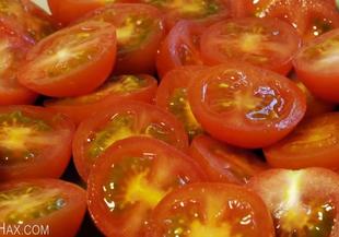Как да нарежем много домати с едно движение