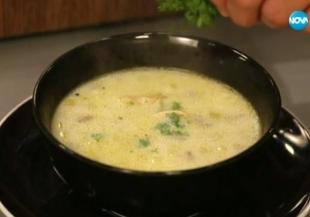 Супа с пилешки бутчета, печурки и праз