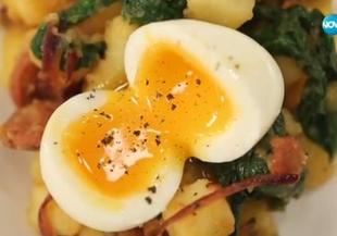 Картофена салата с наденица и яйца