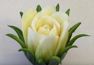 Карвинг роза от тиквичка