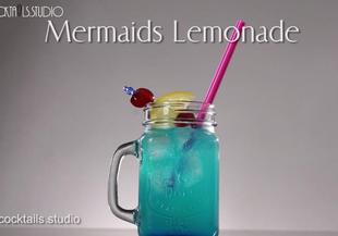 Коктейл Mermaid lemonade с ром и кюрасо