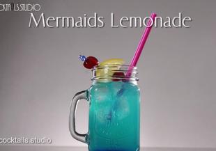Коктейл Mermaid lemonade с ром и кюрасо