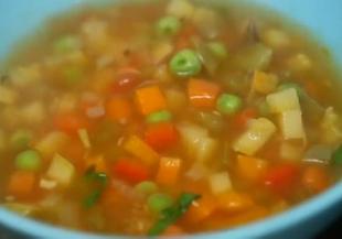 Постна супа с чушки, моркови и тиквички