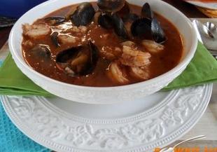 Морска супа с миди и риба