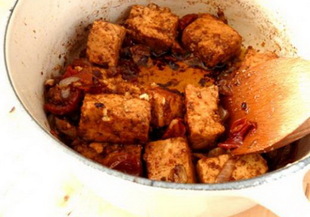 Тофу в сос от домати и балсамов оцет