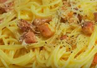 Оригинални спагети Карбонара с яйчена заливка