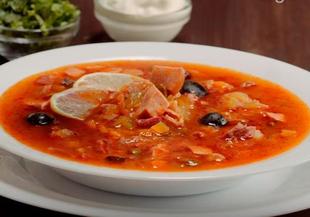 Солянка - руска супа с няколко вида колбас