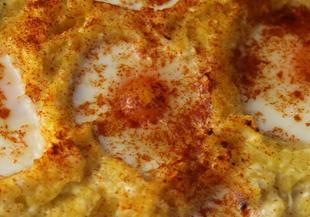 Печени яйца с картофи и сирене по смолянски