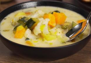 Италианска млечна супа с тиква и зеленчуци