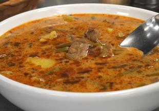 Зимна супа със свинско, картофи и фасул