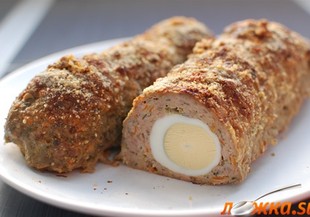 Руло от кайма с яйца и моркови