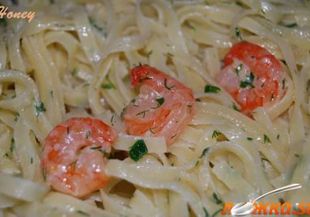 Спагети със сметана и морски дарове
