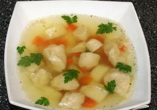 Картофена супа с царевични кнедли