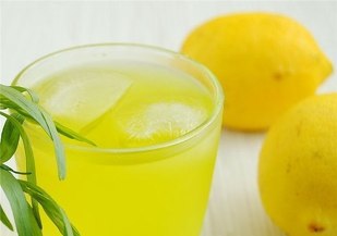 Студена домашна лимонада с мента