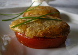 Печени домати с яйчена коричка