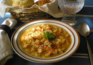 Класическа пилешка супа със зеленчуци