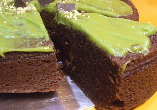 Вегански шоколадов кейк с авокадо