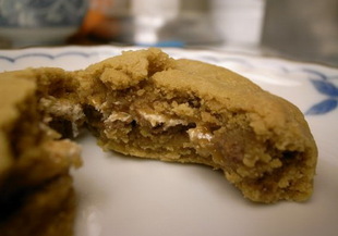 Бисквити от фъстъчено масло с пълнеж