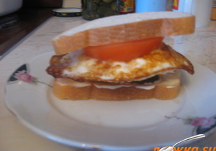 Сандвич с яйце за закуска на любимия мъж