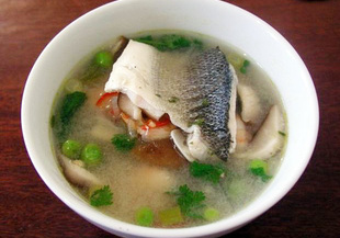 Тайландска супа от морски костур