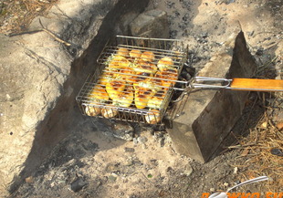 Печени чушки със сирене и лук