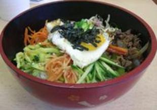 Корейски ориз с яйце и зеленчуци