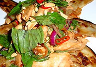 Виетнамска салата с пилешко и кълнове