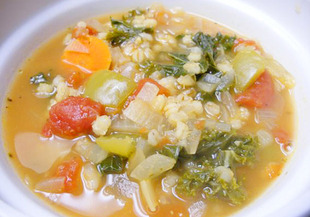 Супа от ечемик и цветно зеле