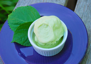Домашен сладолед със зелен чай