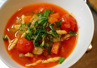 Супа с чери домати