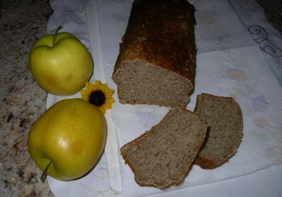 Ябълков хляб с белтъци