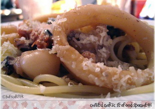 Спагети с морски дарове и чесън