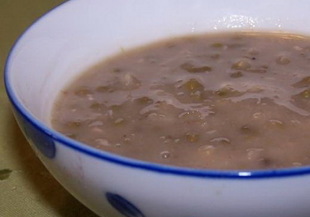 Американска супа от боб с гуакамоле