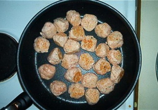 Мечешки кюфтенца с месо и зеленчуци