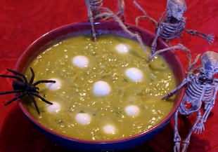 Супа със скелети и моцарела за Хелоуин