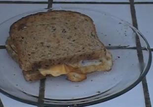 Вегетариански сандвич с пържени яйца