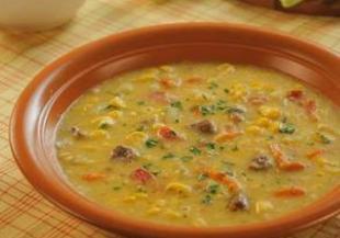 Супа с царевица, картофи и бекон