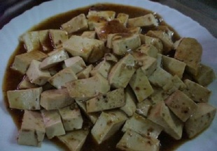 Пикантно тофу с лют сос