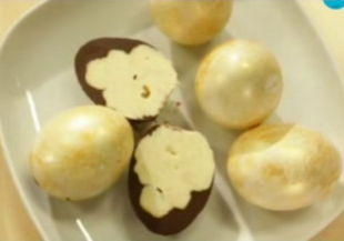 Домашни шоколадови яйца в истински черупки