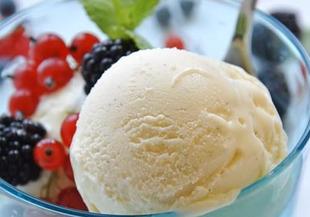 Ванилов сладолед със сметана