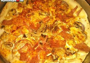Пица Чико с месо, топено сирене и гъби
