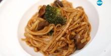 Азиатски спагети с телешко и броколи