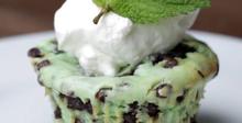 Мини брауни с шоколадов чипс и мента