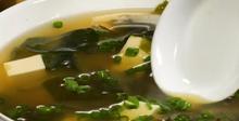 Постна мисо супа с тофу и водорасли