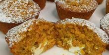 Морковени кексчета с орехи и крем сирене