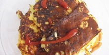 Омлет с пържен ориз и кетчуп